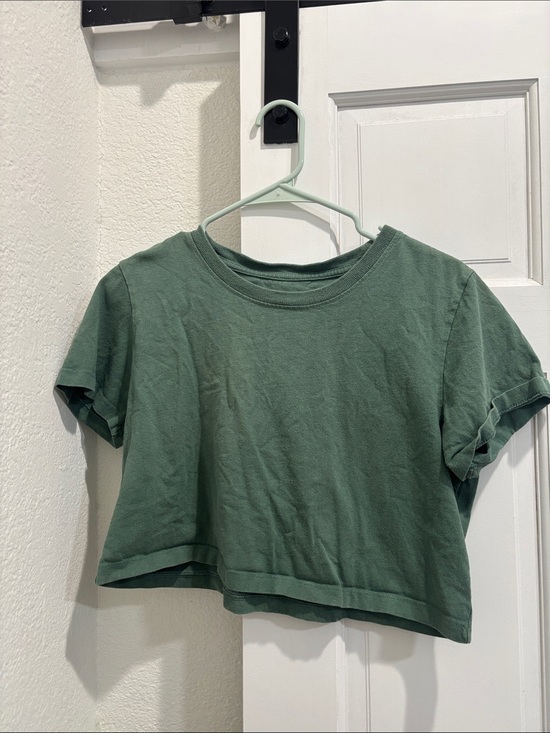 BDG Tops - BDG Green Cropped Tee